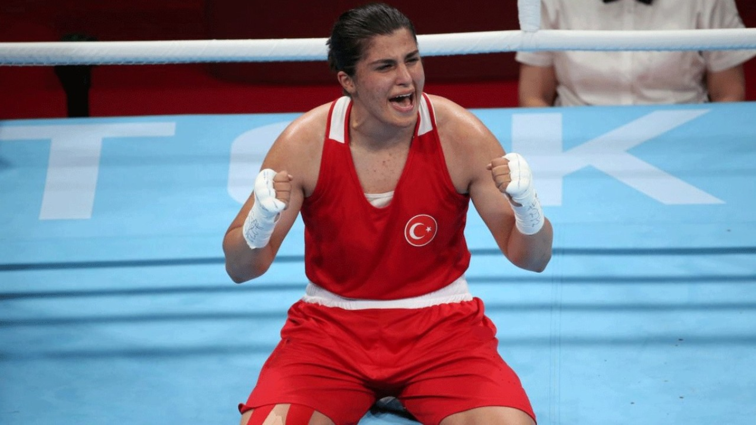 Busenaz Sürmeneli, Dünya Boks Şampiyonası'nda çeyrek finalde